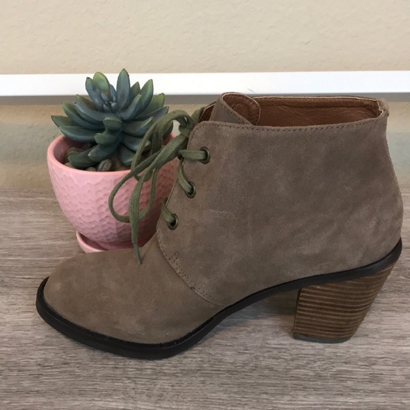 Ann Taylor Loft Lace Up Leather Ankle Booties - Picture 3 of 8